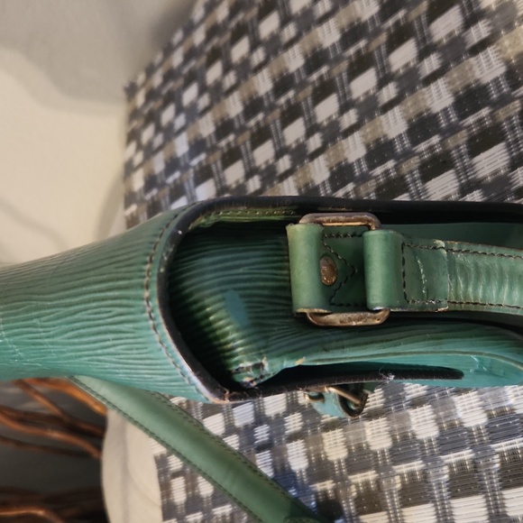 Louis Vuitton Cartouchiere Bag in Green Epi Leather - Picture 8 of 16